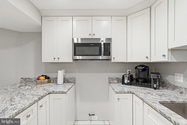 3512 JEAN ST, Fairfax, VA 22030