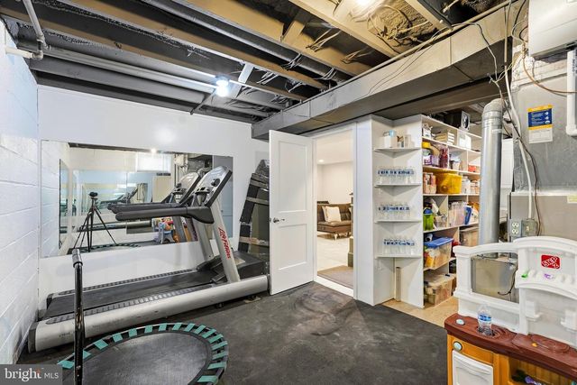 3512 JEAN ST, Fairfax, VA 22030