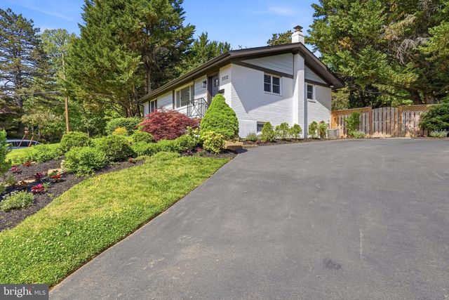 3512 JEAN ST, Fairfax, VA 22030