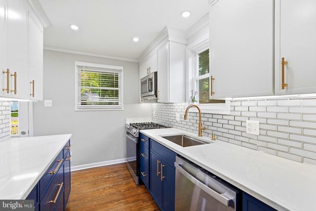 3512 JEAN ST, Fairfax, VA 22030