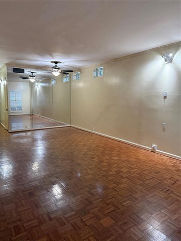 7933 Woodway Drive 6, Houston, TX 77063