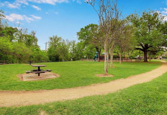 7933 Woodway Drive 6, Houston, TX 77063