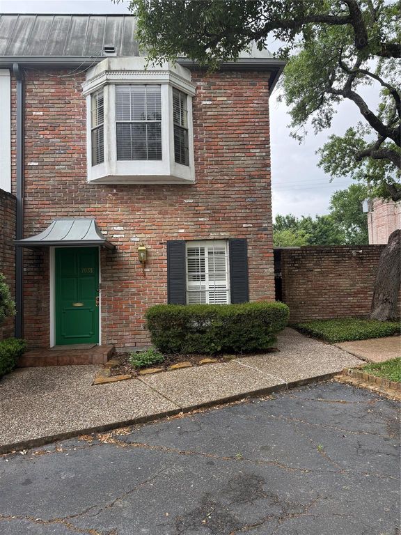 7933 Woodway Drive 6, Houston, TX 77063