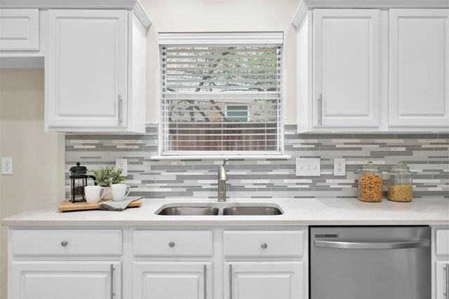 43 Wrens Song Place, The Woodlands, TX 77382