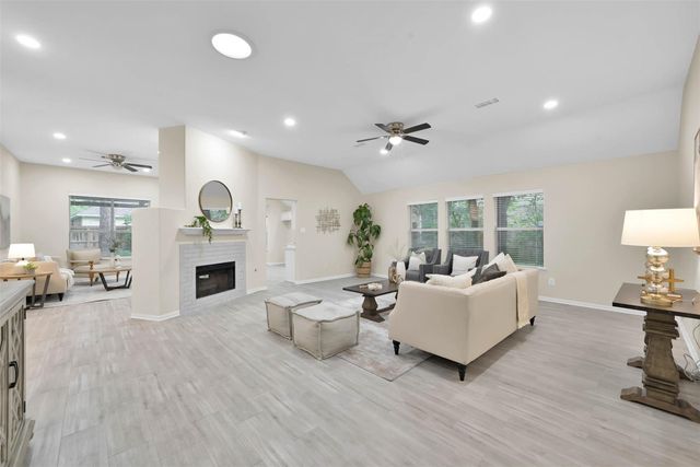 43 Wrens Song Place, The Woodlands, TX 77382