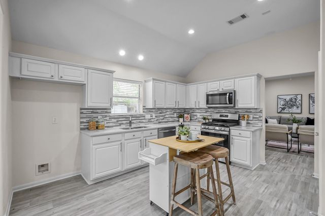 43 Wrens Song Place, The Woodlands, TX 77382