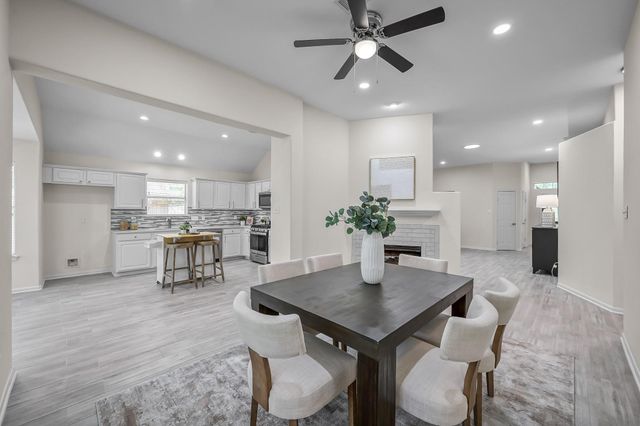 43 Wrens Song Place, The Woodlands, TX 77382