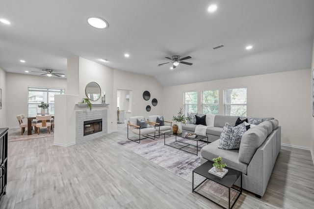 43 Wrens Song Place, The Woodlands, TX 77382