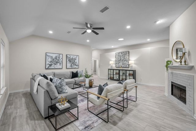 43 Wrens Song Place, The Woodlands, TX 77382