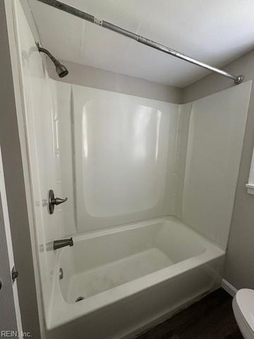 3724 E Princess Anne Rd Apt 5, Norfolk, VA 23502