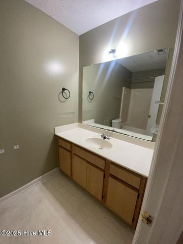 628 S Hampton Drive, Jacksonville, NC 28546