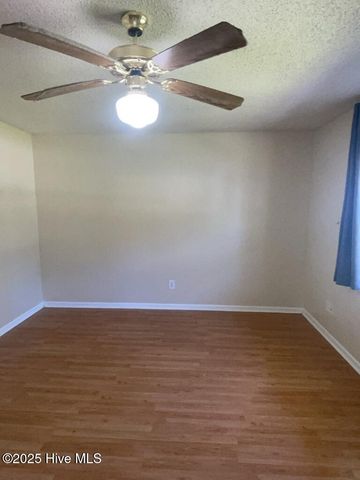 628 S Hampton Drive, Jacksonville, NC 28546