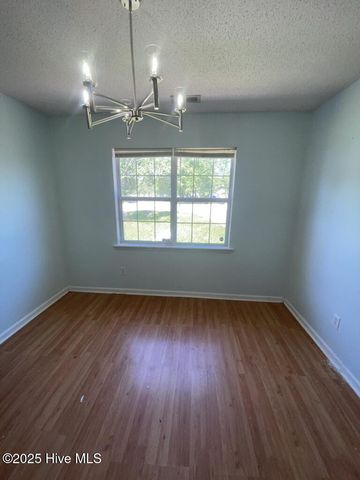 628 S Hampton Drive, Jacksonville, NC 28546