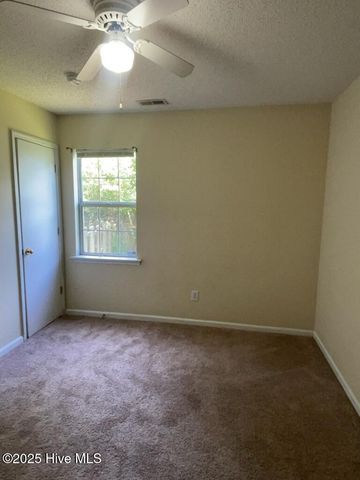 628 S Hampton Drive, Jacksonville, NC 28546