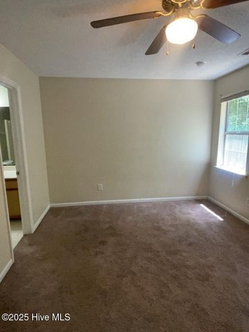 628 S Hampton Drive, Jacksonville, NC 28546