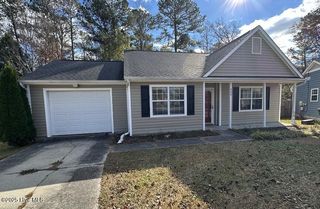 628 S Hampton Drive, Jacksonville, NC 28546