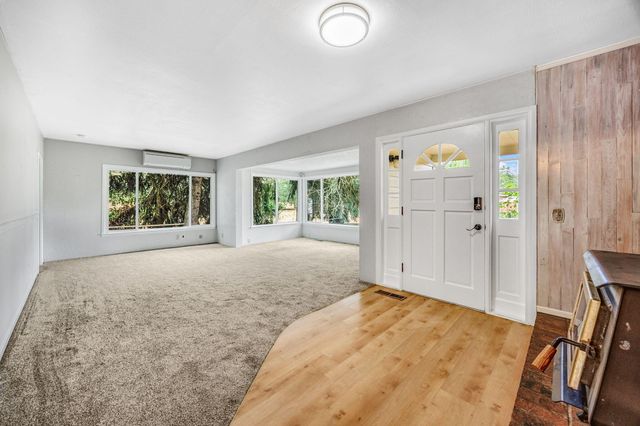 3311 Rogue River Highway, Gold Hill, OR 97525