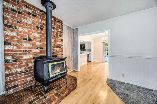 3311 Rogue River Highway, Gold Hill, OR 97525