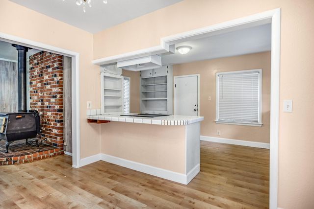 3311 Rogue River Highway, Gold Hill, OR 97525