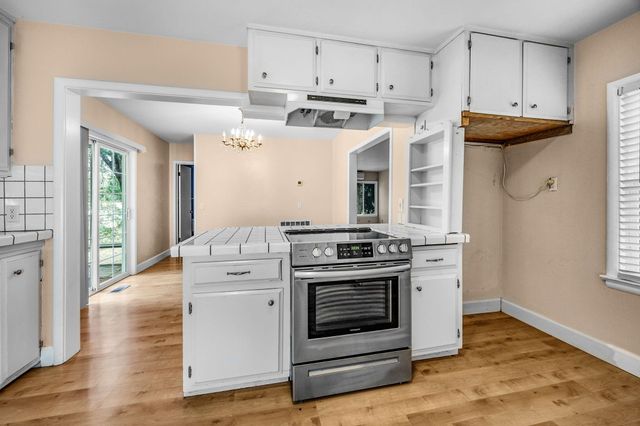 3311 Rogue River Highway, Gold Hill, OR 97525