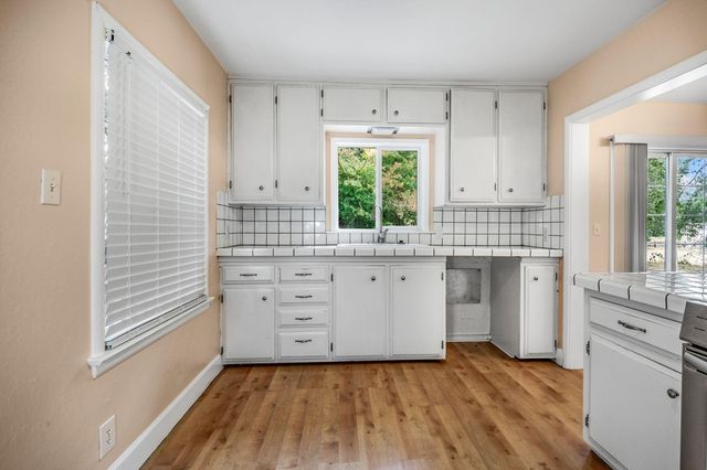 3311 Rogue River Highway, Gold Hill, OR 97525