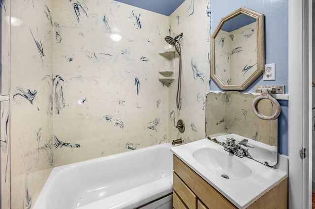 3311 Rogue River Highway, Gold Hill, OR 97525