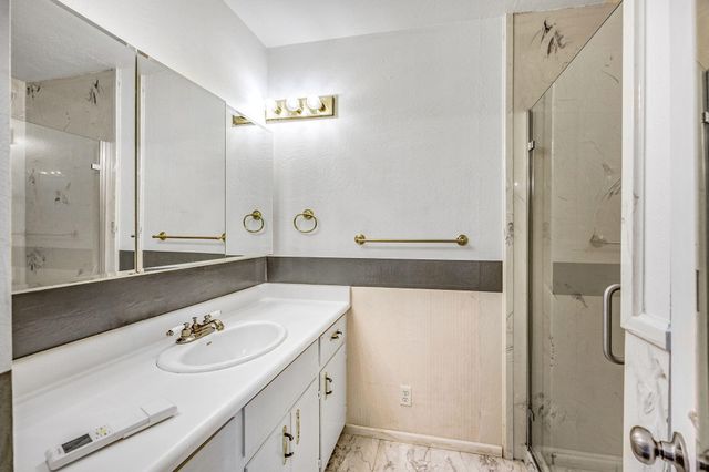 3311 Rogue River Highway, Gold Hill, OR 97525