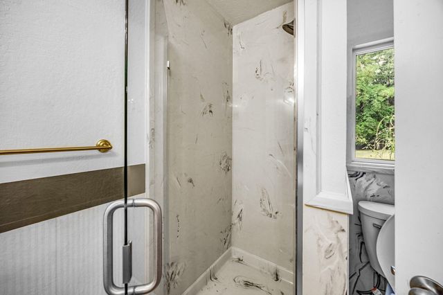 3311 Rogue River Highway, Gold Hill, OR 97525