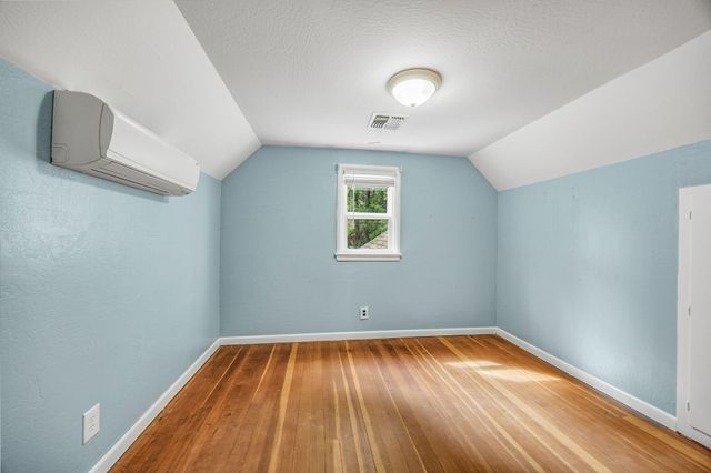 3311 Rogue River Highway, Gold Hill, OR 97525