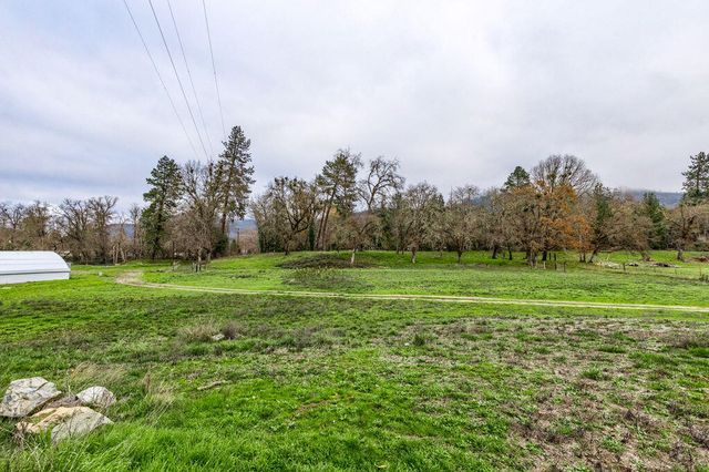 3311 Rogue River Highway, Gold Hill, OR 97525