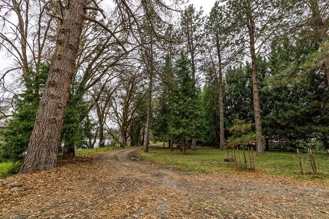 3311 Rogue River Highway, Gold Hill, OR 97525