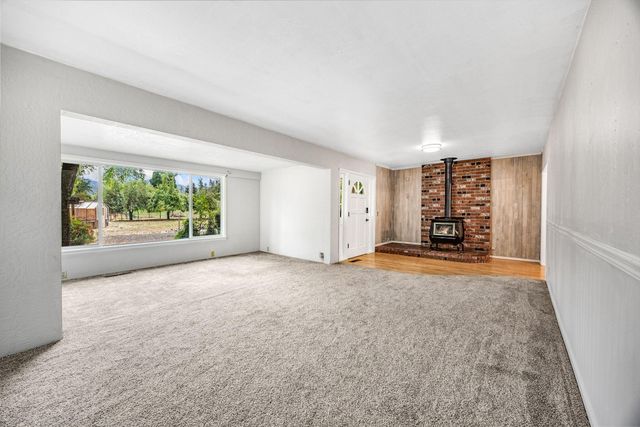 3311 Rogue River Highway, Gold Hill, OR 97525