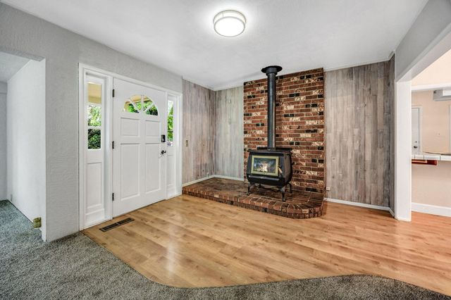 3311 Rogue River Highway, Gold Hill, OR 97525