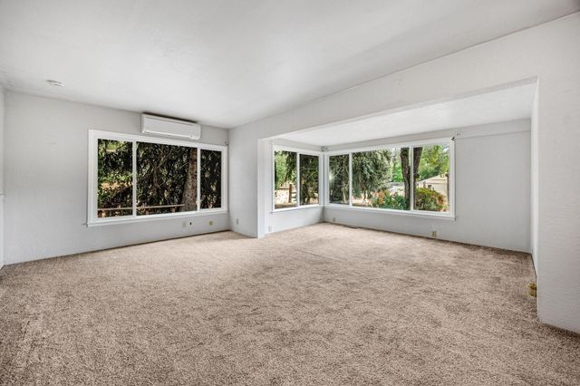 3311 Rogue River Highway, Gold Hill, OR 97525