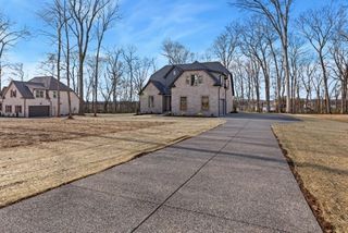 533 Greenfield Ln, Castalian Springs, TN 37031