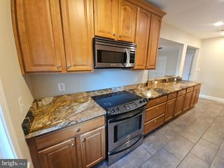 2 E MAPLE ST #30B, Alexandria, VA 22314