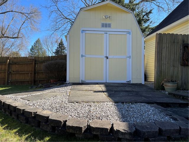 2 Preston Circle, Pittsford, NY 14534
