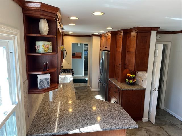 2 Preston Circle, Pittsford, NY 14534