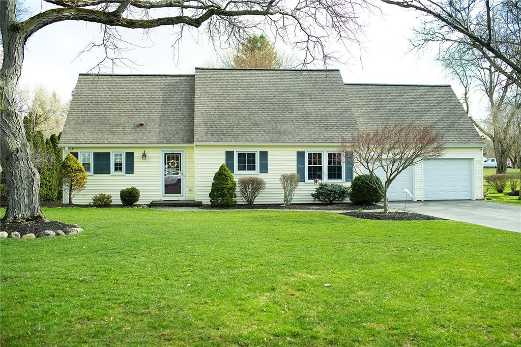 2 Preston Circle, Pittsford, NY 14534