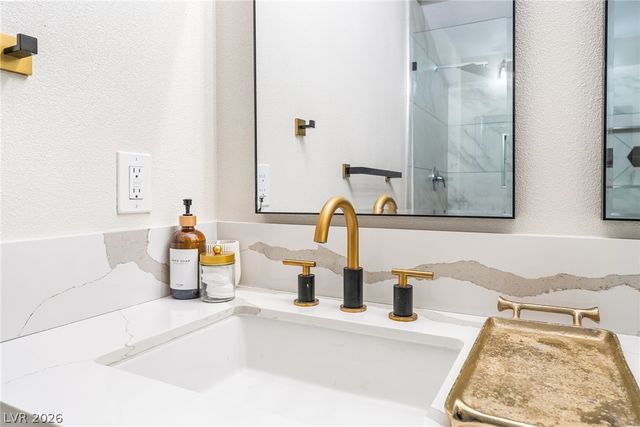 31 Jade Circle, Las Vegas, NV 89106