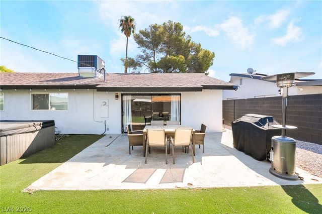 31 Jade Circle, Las Vegas, NV 89106