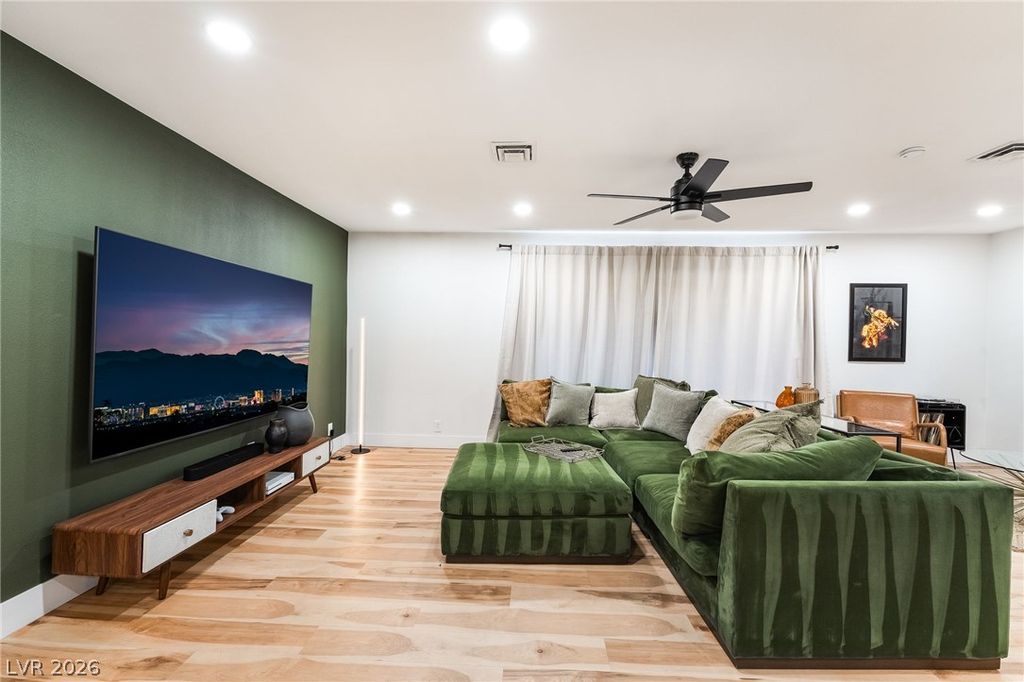 31 Jade Circle, Las Vegas, NV 89106