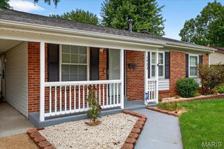 7423 Foxtrail Drive, Hazelwood, MO 63042