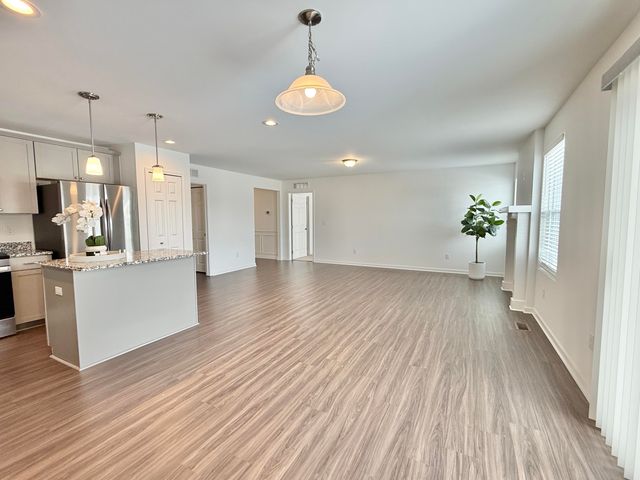 10290 Swan Lake Circle, Ypsilanti Twp, MI 48197