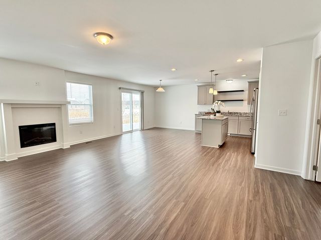 10290 Swan Lake Circle, Ypsilanti Twp, MI 48197