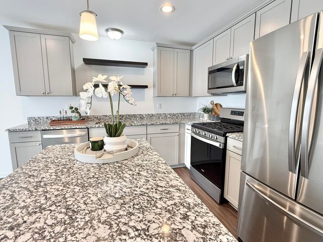 10290 Swan Lake Circle, Ypsilanti Twp, MI 48197