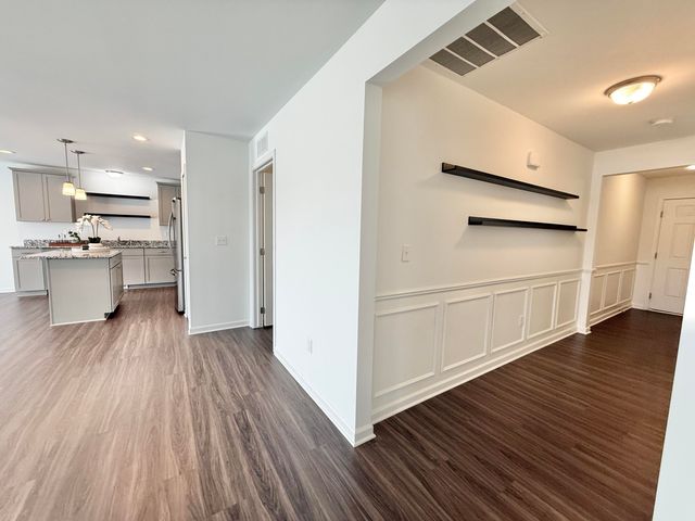 10290 Swan Lake Circle, Ypsilanti Twp, MI 48197