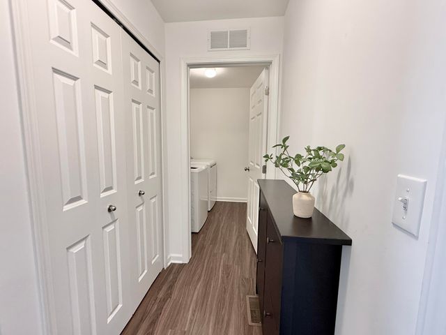 10290 Swan Lake Circle, Ypsilanti Twp, MI 48197