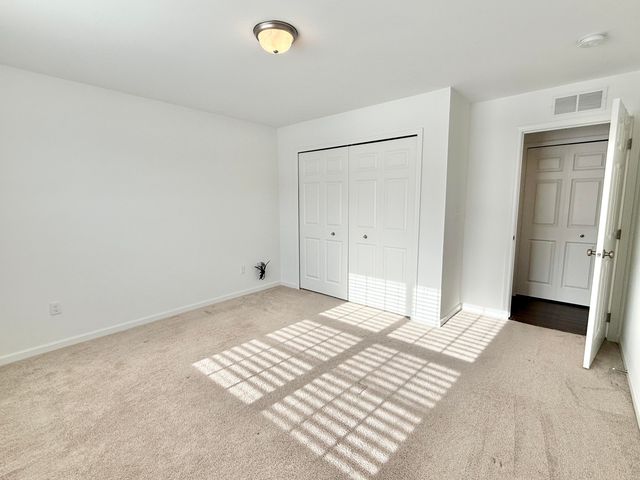 10290 Swan Lake Circle, Ypsilanti Twp, MI 48197