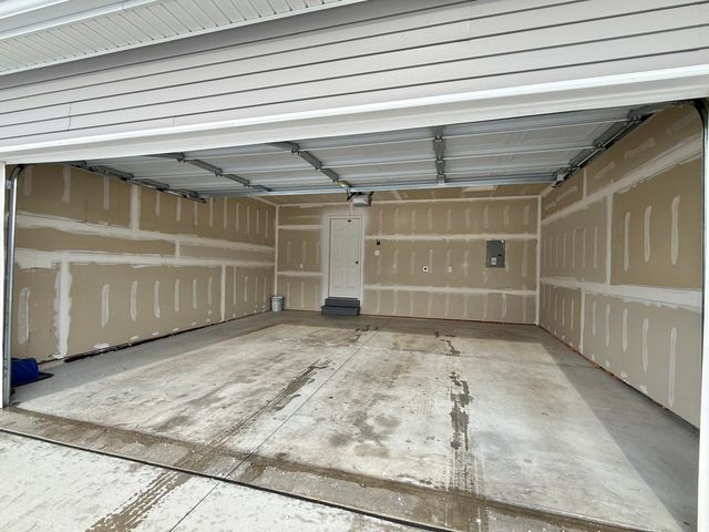 10290 Swan Lake Circle, Ypsilanti Twp, MI 48197